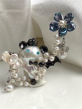 P243-Halloween Collection Premium Pearl Bat Cuitie And Flower Detachable Pendant